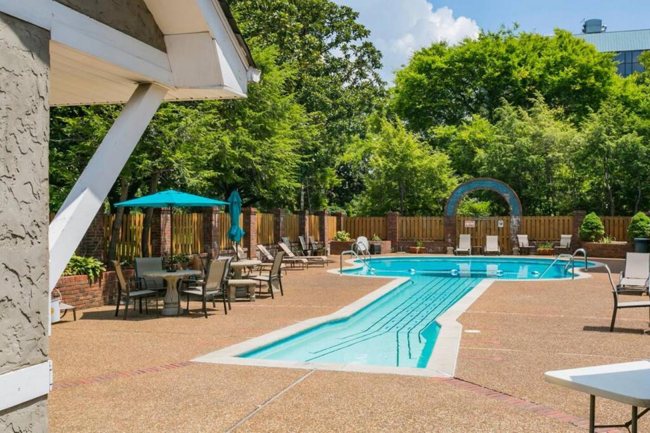 Music Row Retreat - 3 Beds, 1 Bedroom, Pool, Parking 纳什维尔 外观 照片